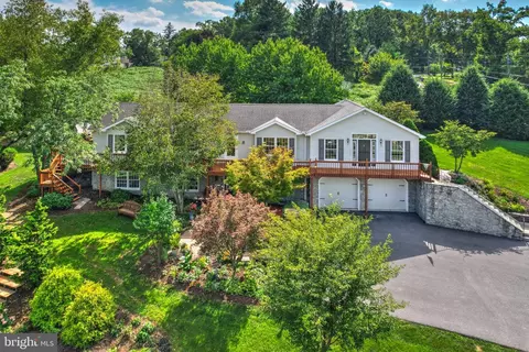 3701 Elizabethtown Rd, Manheim, PA 17545