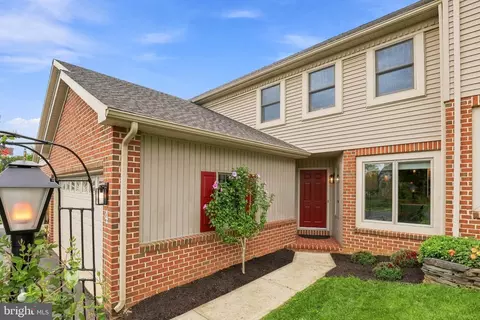 4 Weaver Ave, Ephrata, PA 17522