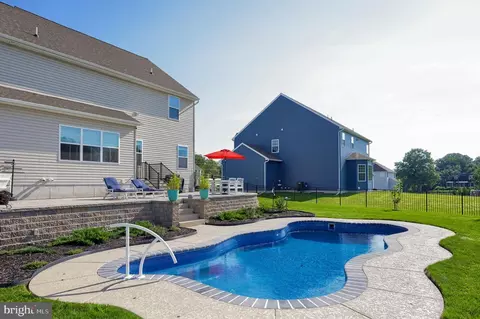 Exterior - 117 Cameron Ln, Lititz, PA 17543 photo 1 of 7