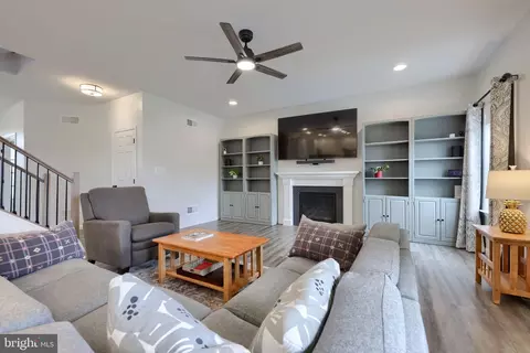 Living - 117 Cameron Ln, Lititz, PA 17543 photo 1 of 1