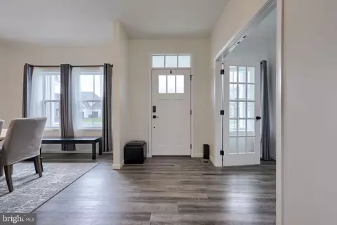 Entry Way - 117 Cameron Ln, Lititz, PA 17543 photo 1 of 13