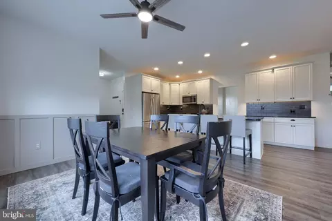 Entry Way - 117 Cameron Ln, Lititz, PA 17543 photo 5 of 13