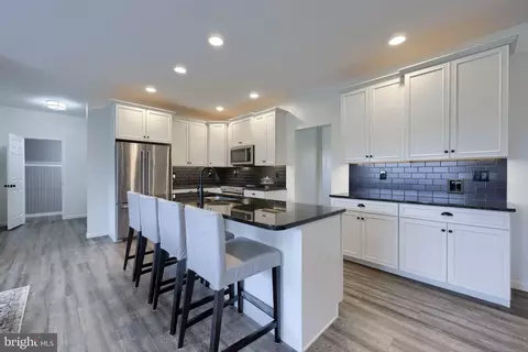 Kitchen - 117 Cameron Ln, Lititz, PA 17543 photo 3 of 4