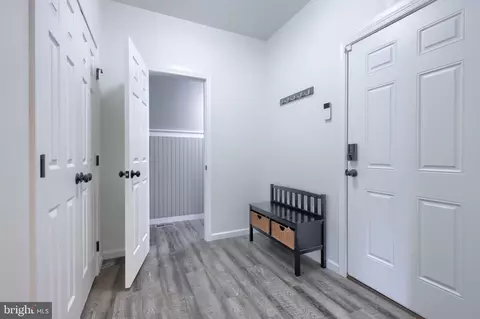 Entry Way - 117 Cameron Ln, Lititz, PA 17543 photo 7 of 13