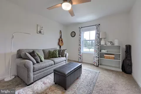 Bedroom - 117 Cameron Ln, Lititz, PA 17543 photo 3 of 3