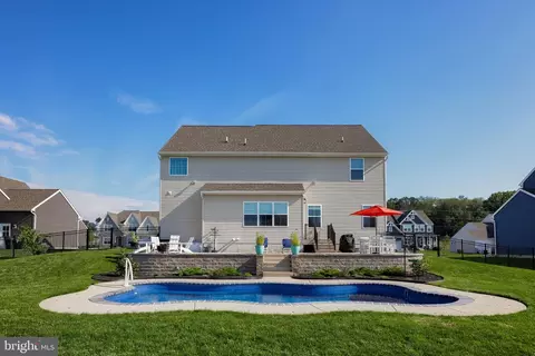 Exterior - 117 Cameron Ln, Lititz, PA 17543 photo 2 of 7