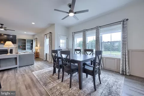 Dining - 117 Cameron Ln, Lititz, PA 17543 photo 4 of 4