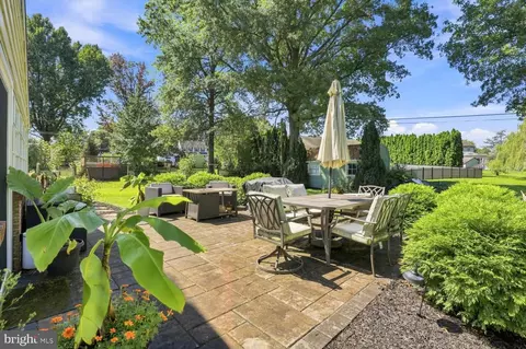 Exterior - 18 Pfautz Ave, Lititz, PA 17543 photo 6 of 12