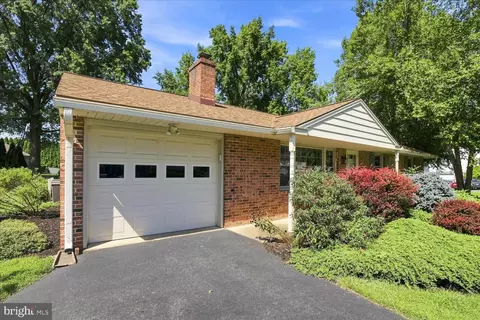 Exterior - 18 Pfautz Ave, Lititz, PA 17543 photo 3 of 12