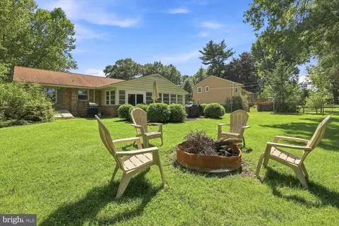 Exterior - 18 Pfautz Ave, Lititz, PA 17543 photo 10 of 12