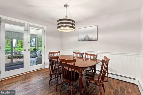 Dining - 18 Pfautz Ave, Lititz, PA 17543 photo 2 of 3