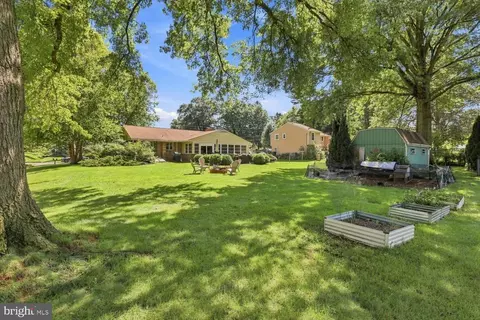 Exterior - 18 Pfautz Ave, Lititz, PA 17543 photo 11 of 12
