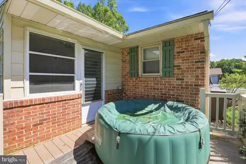 Exterior - 18 Pfautz Ave, Lititz, PA 17543 photo 7 of 12