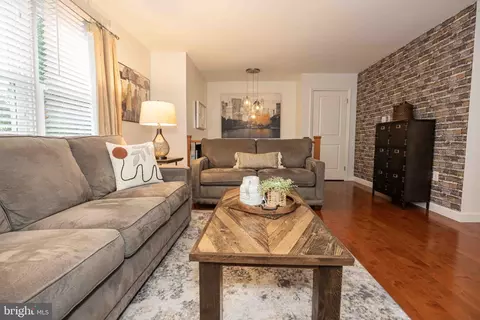 Living - 543 Golden St, Lititz, PA 17543 photo 3 of 4