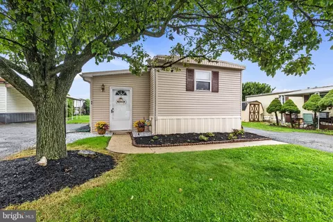 44 Ridgewood Mnr, Manheim, PA 17545