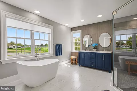 Bath - 671 Bent Creek Dr, Lititz, PA 17543 photo 3 of 5