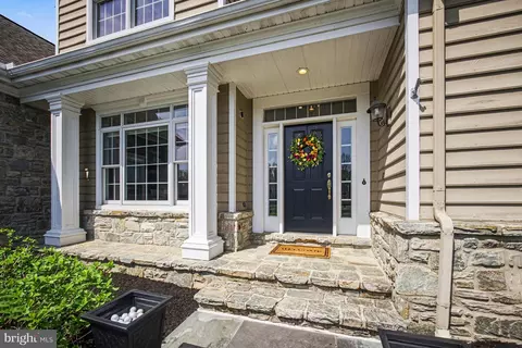 Exterior - 671 Bent Creek Dr, Lititz, PA 17543 photo 3 of 7