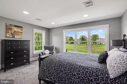 Bedroom - 671 Bent Creek Dr, Lititz, PA 17543 photo 5 of 7