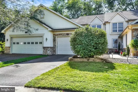 129 Creekgate Ct, Millersville, PA 17551