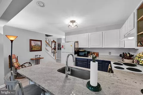 Kitchen - 69 Pebble Creek Dr, Lititz, PA 17543 photo 3 of 3