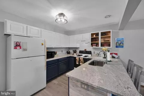 Kitchen - 69 Pebble Creek Dr, Lititz, PA 17543 photo 1 of 3