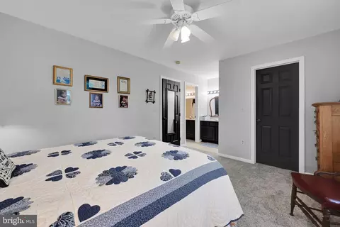Bedroom - 69 Pebble Creek Dr, Lititz, PA 17543 photo 4 of 5