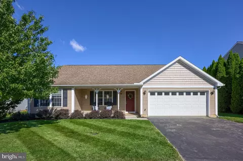 27 Coolidge Dr, Ephrata, PA 17522