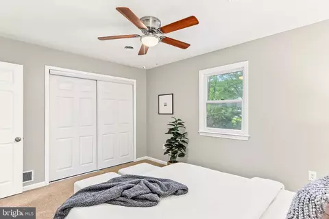 Bedroom - 30 Buttonwood Dr, Lititz, PA 17543 photo 2 of 5
