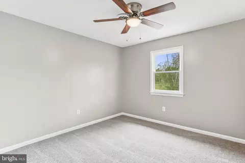 Bedroom - 30 Buttonwood Dr, Lititz, PA 17543 photo 5 of 5