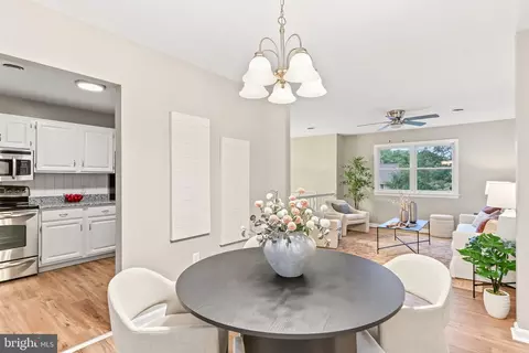 Dining - 30 Buttonwood Dr, Lititz, PA 17543 photo 2 of 4