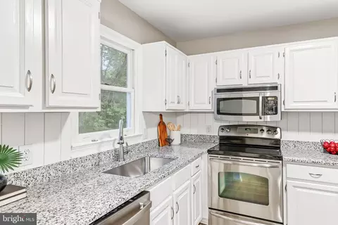 Kitchen - 30 Buttonwood Dr, Lititz, PA 17543 photo 3 of 3