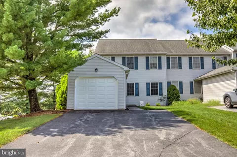 504 Wood Duck Dr, Manheim, PA 17545