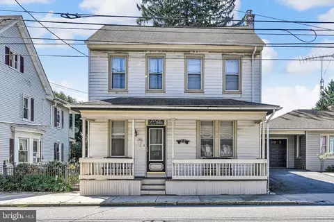 110 N Main St, Manheim, PA 17545
