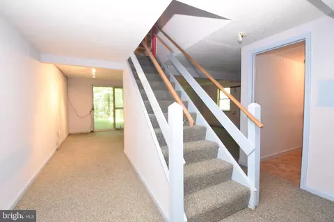 Entry Way - 12 Picnic Woods Cir, Lititz, PA 17543 photo 4 of 4