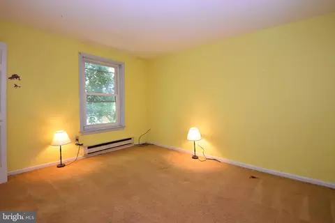 Bedroom - 12 Picnic Woods Cir, Lititz, PA 17543 photo 4 of 4