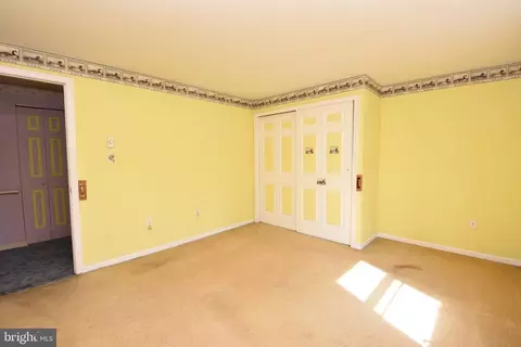 Bedroom - 12 Picnic Woods Cir, Lititz, PA 17543 photo 2 of 4