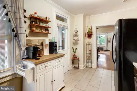 Entry Way - 829 5th, Lancaster, PA 17603 photo 3 of 5