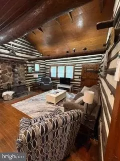 Entry Way - 231 Park Ave, Lititz, PA 17543 photo 11 of 18