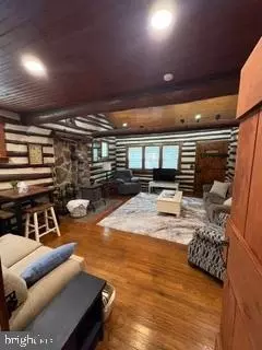 Entry Way - 231 Park Ave, Lititz, PA 17543 photo 15 of 18