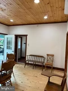 Entry Way - 231 Park Ave, Lititz, PA 17543 photo 1 of 18