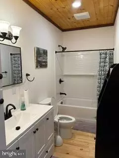 Entry Way - 231 Park Ave, Lititz, PA 17543 photo 8 of 18