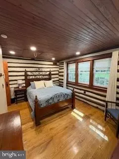 Bedroom - 231 Park Ave, Lititz, PA 17543 photo 4 of 4