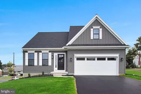 101 Field Ln, Millersville, PA 17551