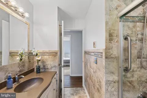 Entry Way - 910 Pine Hill Rd, Lititz, PA 17543 photo 2 of 2