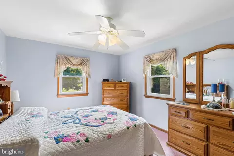 Bedroom - 910 Pine Hill Rd, Lititz, PA 17543 photo 1 of 2