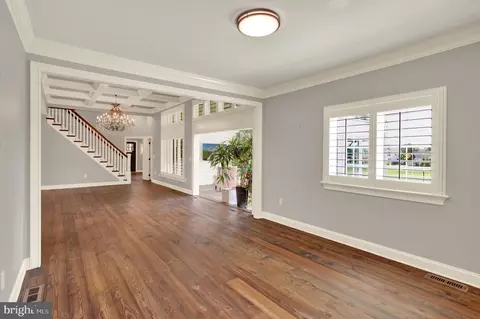 Living - 640 Snyder Rd, Lititz, PA 17543 photo 5 of 7