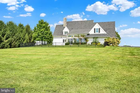 Exterior - 640 Snyder Rd, Lititz, PA 17543 photo 6 of 14