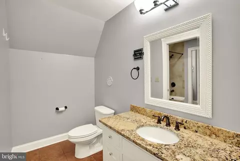 Bath - 640 Snyder Rd, Lititz, PA 17543 photo 5 of 5