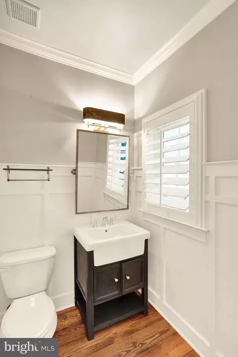 Bath - 640 Snyder Rd, Lititz, PA 17543 photo 1 of 5