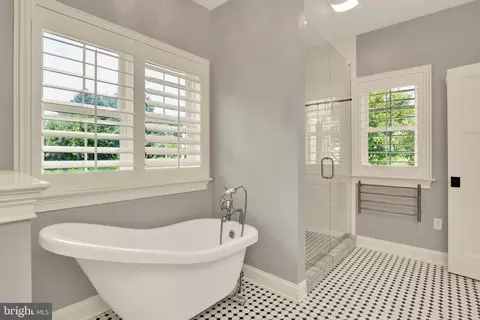 Bath - 640 Snyder Rd, Lititz, PA 17543 photo 4 of 5